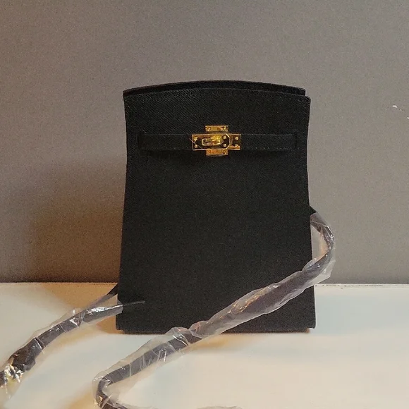 Small Black Leather Crossbody Lock & Key Bag NWT - Picture 1 of 7